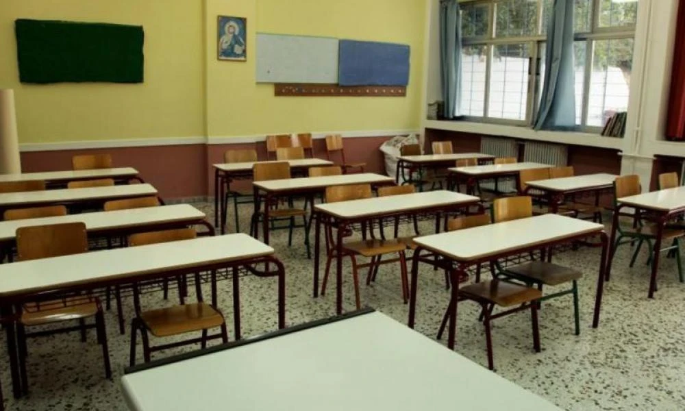 Πειραιάς: Απομακρύνθηκε ο διευθυντής του 10ου Λυκείου λόγω ανάρμοστης συμπεριφοράς